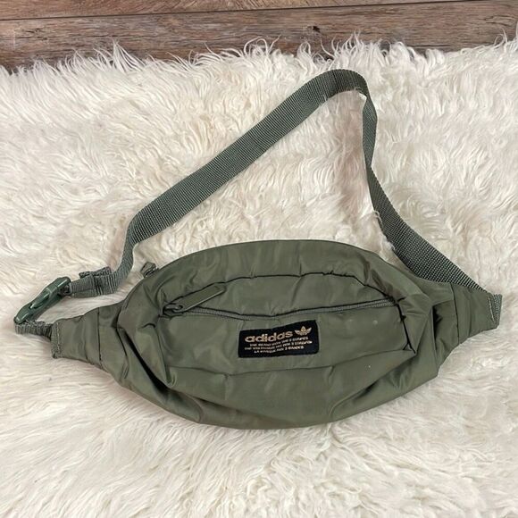 ADIDAS Unisex Belt Bag Fanny Pack Olive Green Adjustable Hiking Vacation Zipper - Picture 1 of 7